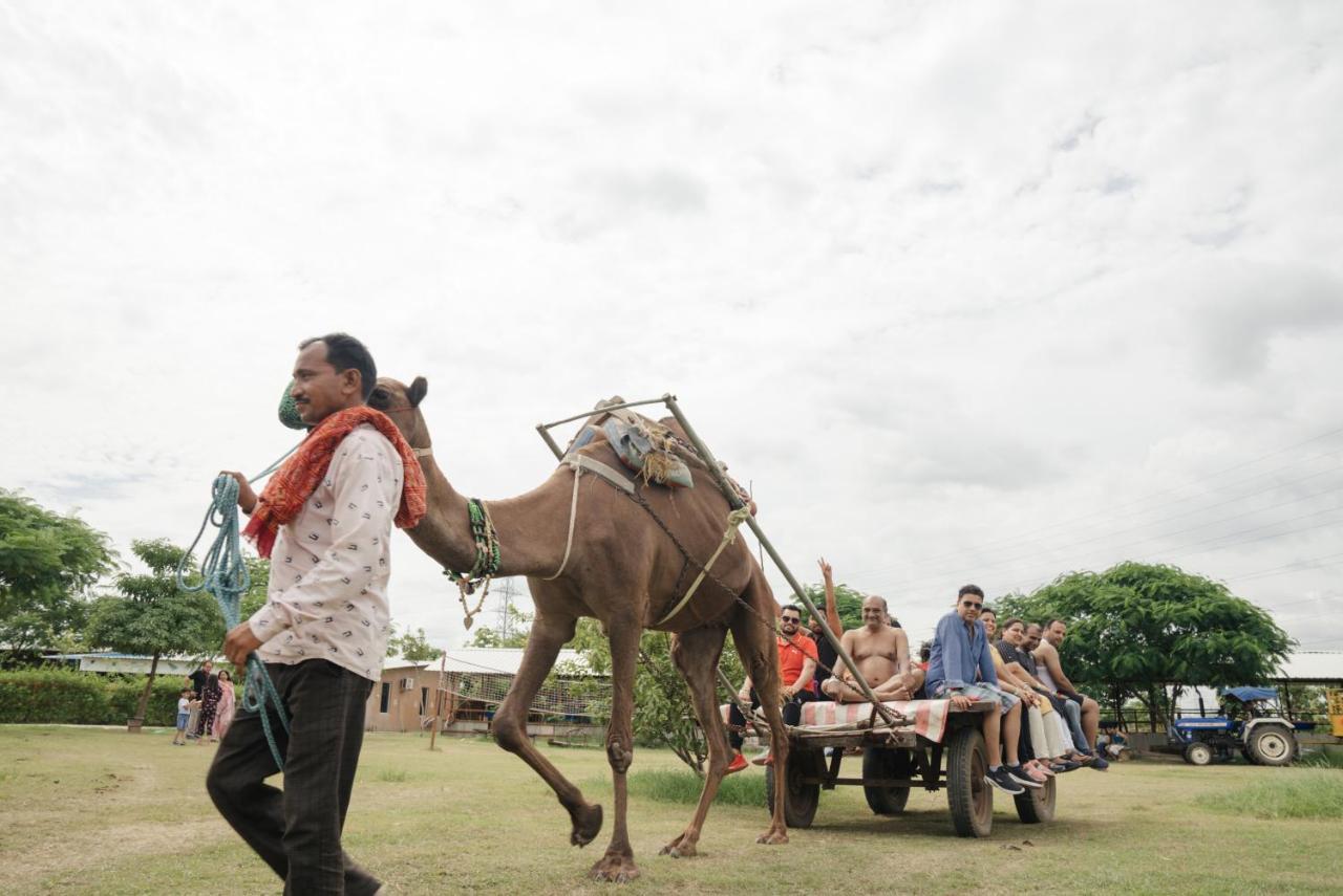 Madhavgarh Farm & Resort Гургаон Экстерьер фото